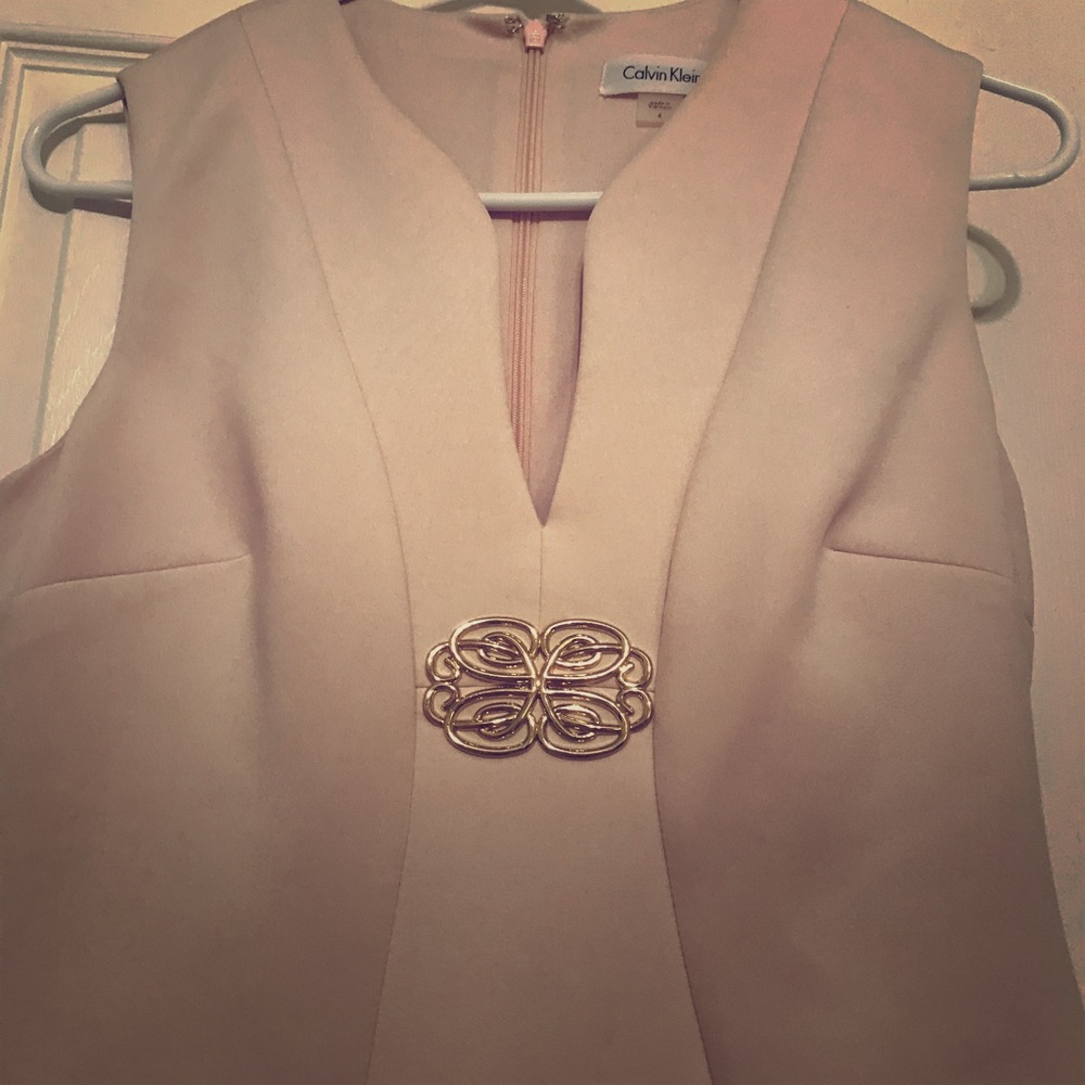 Calvin Klein Size 4 Light Pink Dress